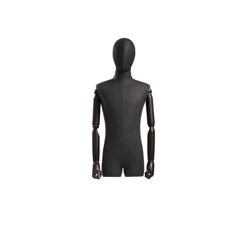 El cuerpo masculino legged partido de la mitad envolvió el maniquí que mostraba curvas naturales del cuerpo en ventanas de tienda