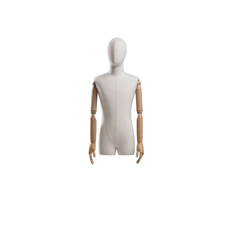 El cuerpo masculino legged partido de la mitad envolvió el maniquí que mostraba curvas naturales del cuerpo en ventanas de tienda
