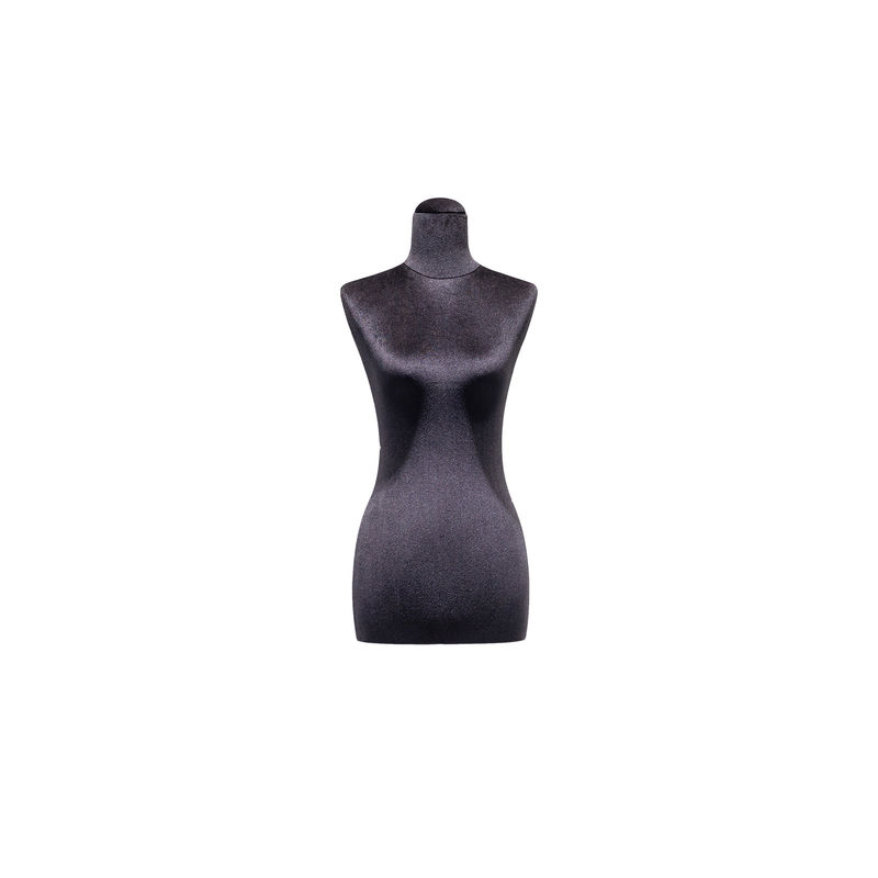Un maniquí femenino de mitad de cuerpo sin cabeza ni brazos.